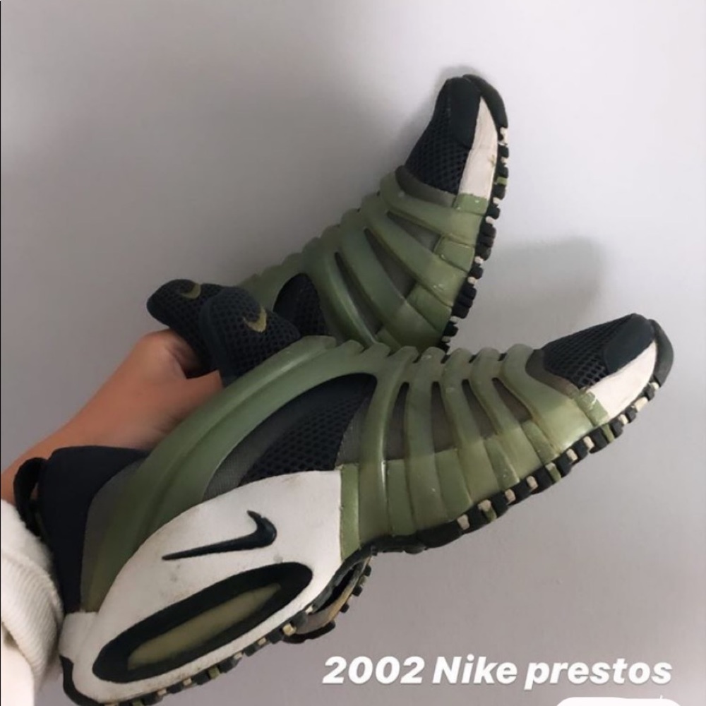 Nike green prestos